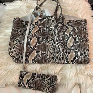 DECOSS SNAKESKIN TOTE AND WALLET